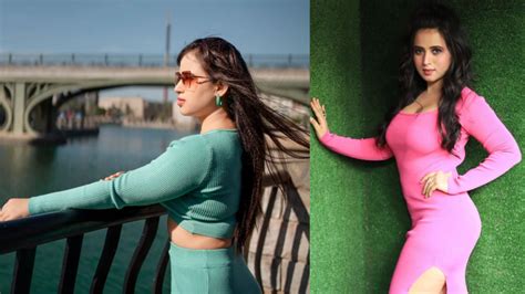 AAYAT SHAIKH Nude .